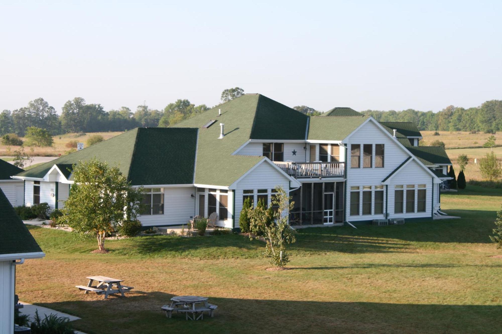 Birchwood Lodge Систър Бей Екстериор снимка