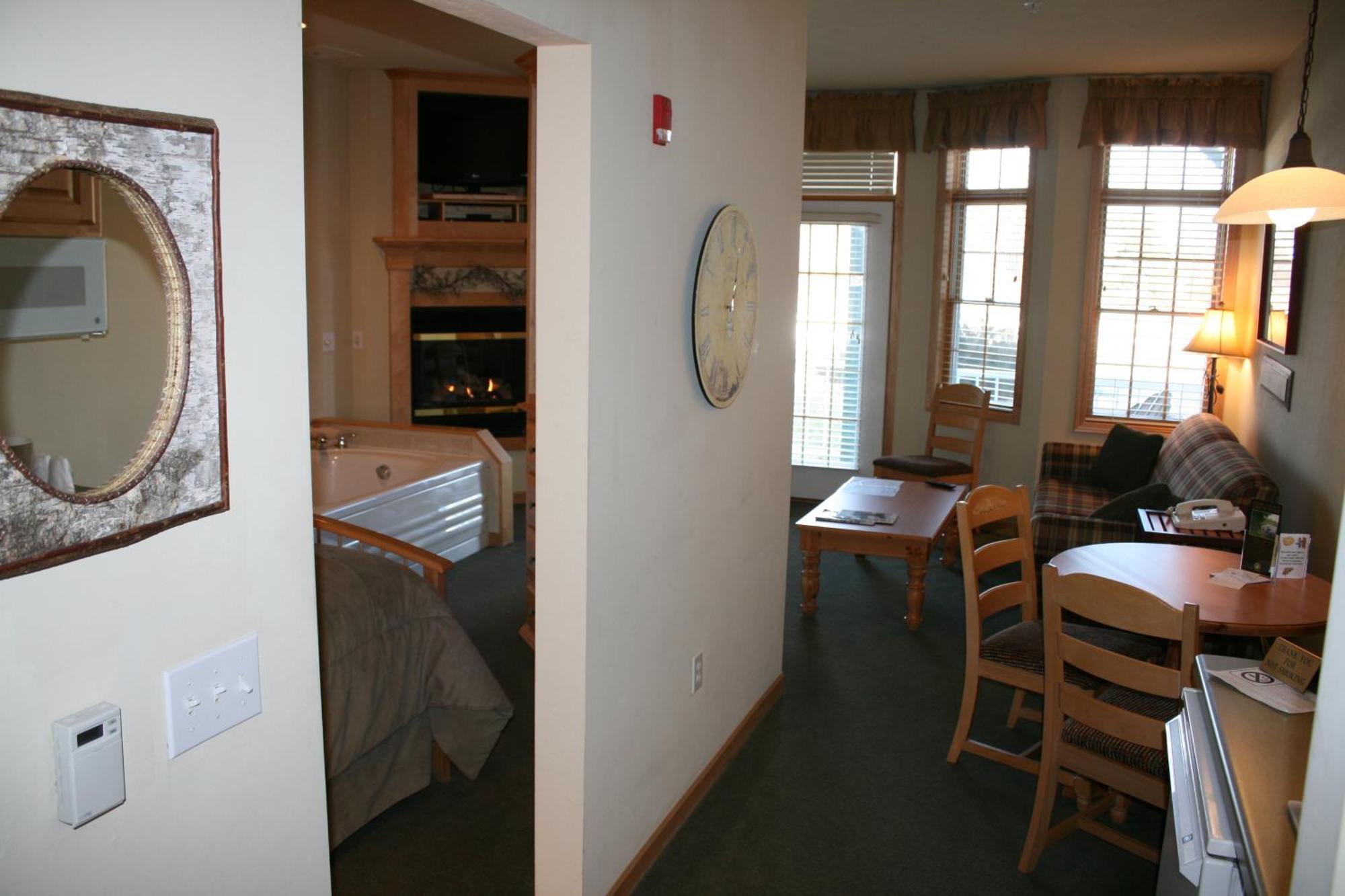 Birchwood Lodge Систър Бей Екстериор снимка