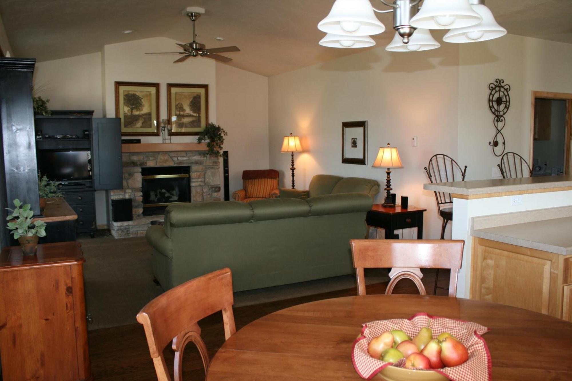 Birchwood Lodge Систър Бей Екстериор снимка