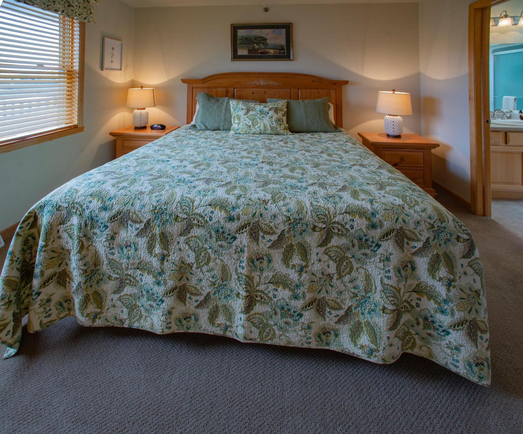 Birchwood Lodge Систър Бей Екстериор снимка